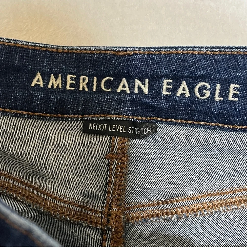 American Eagle Women's Hi-Rise Jeggings Distressed Next Level Stretch 4 Short